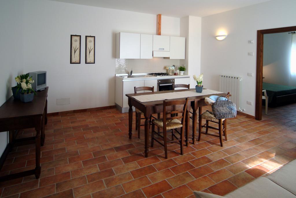 Agriturismo Casale Le Selvette Ripa Экстерьер фото